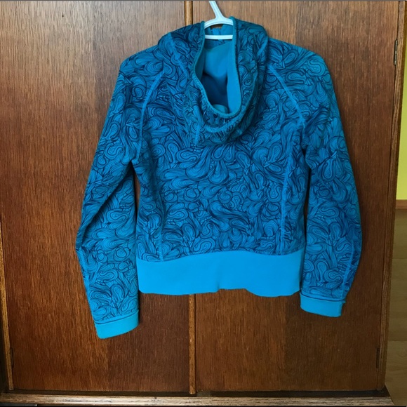 Lululemon Scuba Hoodie - Picture 2 of 6